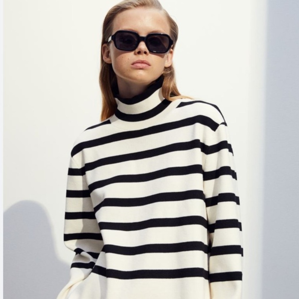 H&M Black & Cream Striped Mockneck Turtleneck Sweater Wool Size Small